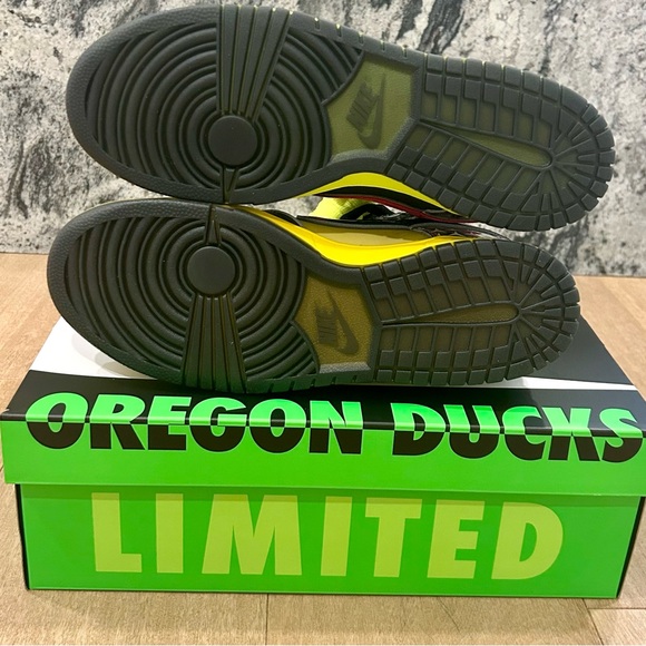 SOLD - Nike Dunk PE Low What the Duck - University of Oregon Home - Picture 7 of 9